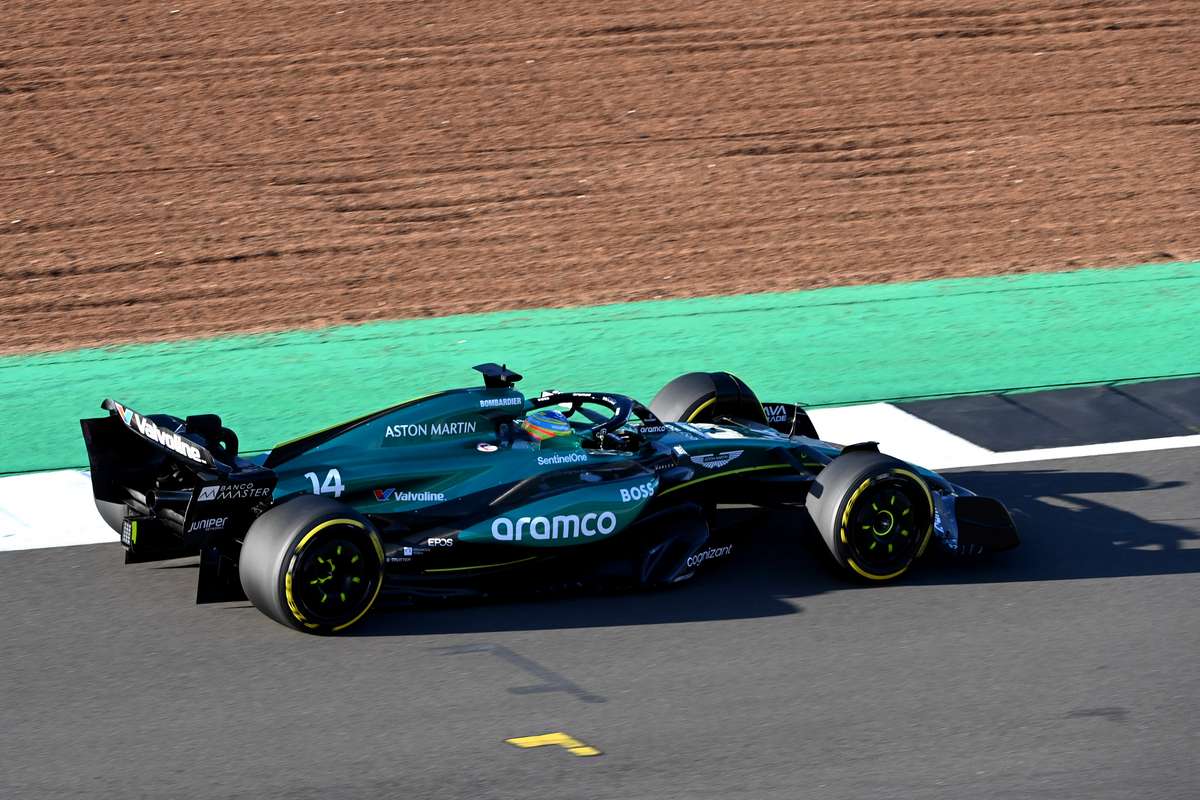 aston-martin AMR24